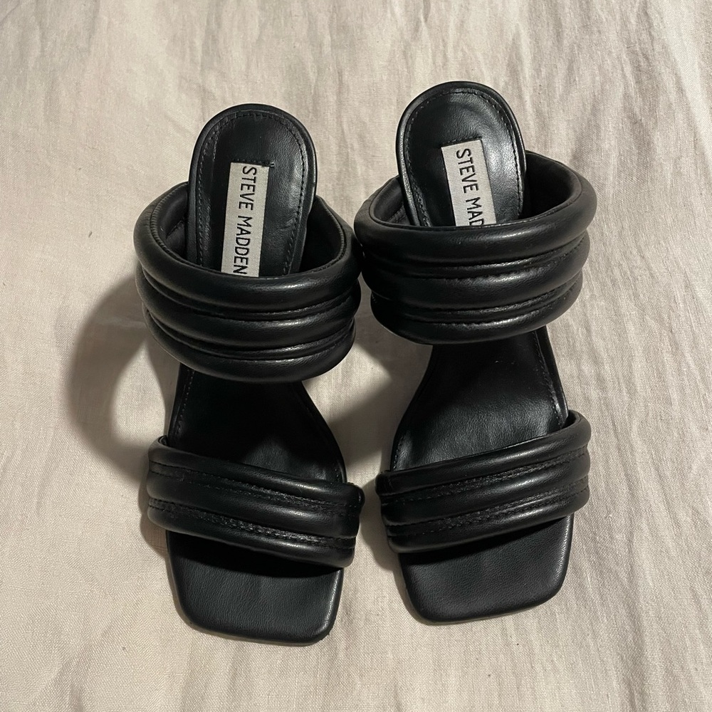 Steve Madden Tahani Trapunto Strap Sandal
